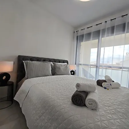 Luxury Groundfloor Private Jacuzzi - Ehhouse Estepona